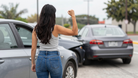 mujer gritando al tipo que se dio a la fuga generated with Z-Image