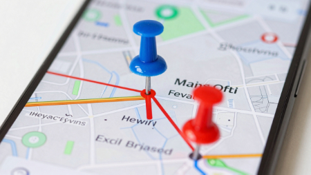 pines en el mapa de un telefono generated with Z-Image